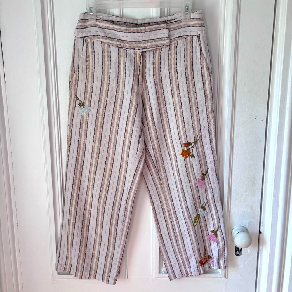 Women’s Imitz Embroidered Cropped Striped Cream and Tan Pants Size 8